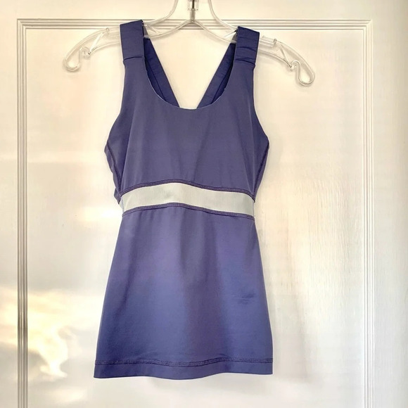 LULULEMON Deep V Tank top with back pocket size 6 - Picture 15 of 15
